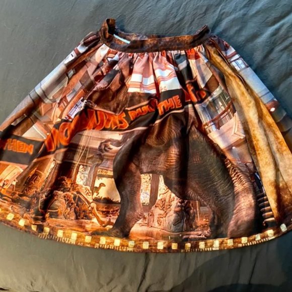 Unique Vintage x Jurassic Park Swing Skirt - Picture 2 of 3